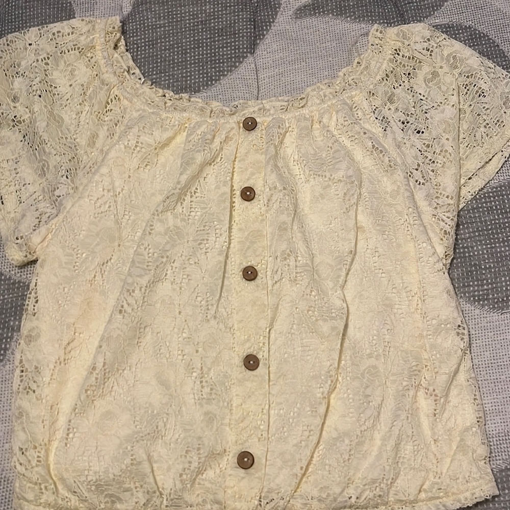 Cute off shoulder blouse! XL
